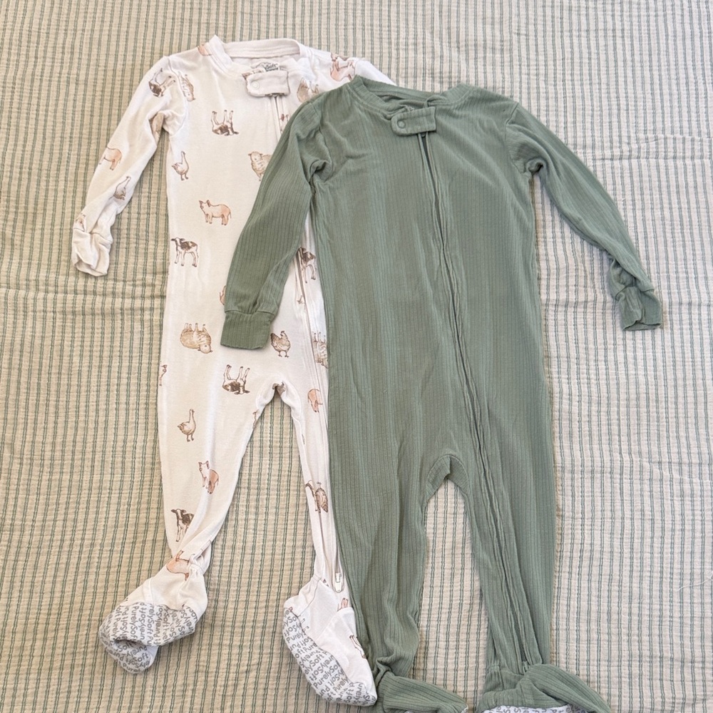Carter’s 2 pack double zipper pjs — 18 months